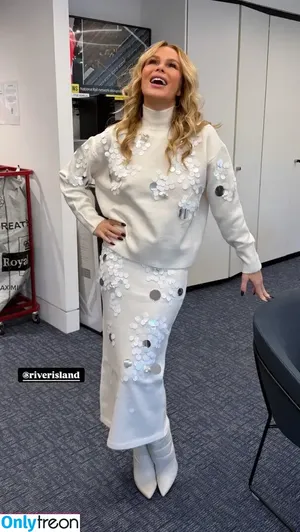 Amanda Holden / amanda_holden / noholdenback nude photo #2428