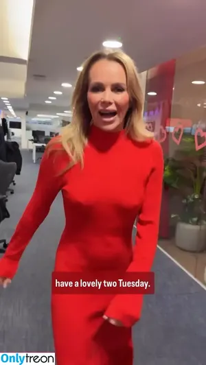Amanda Holden / amanda_holden / noholdenback nude photo #2520