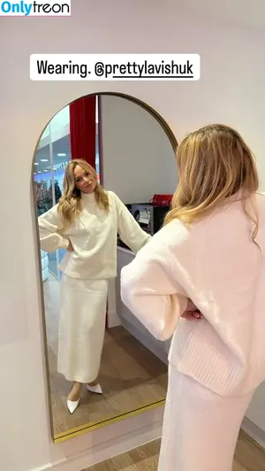 Amanda Holden / amanda_holden / noholdenback nude photo #2534