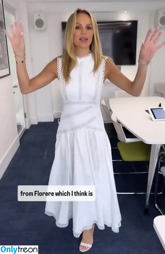 Amanda Holden nude photo #2036 (amanda_holden / noholdenback)