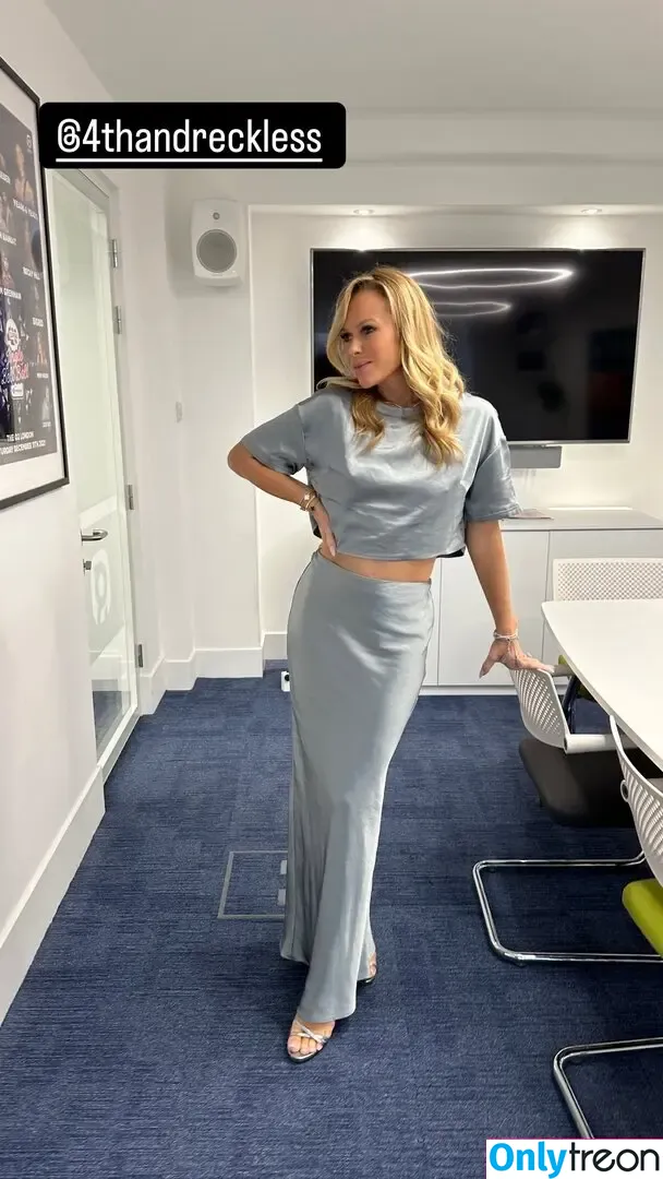 Amanda Holden nude photo #2154 (amanda_holden / noholdenback)