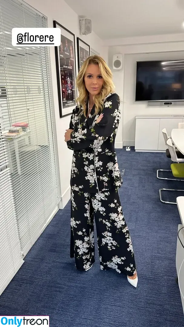Amanda Holden nude photo #2271 (amanda_holden / noholdenback)