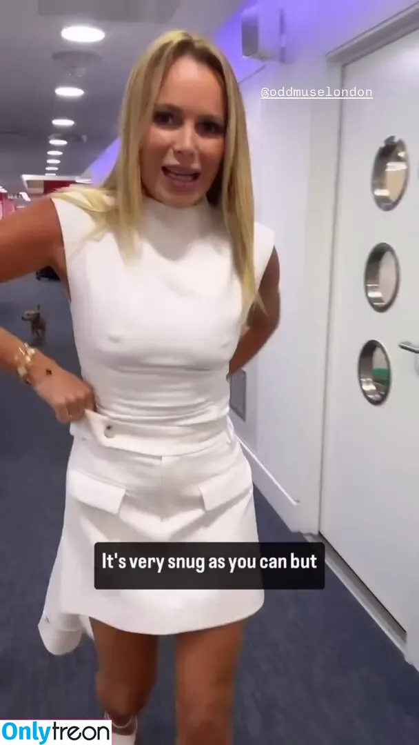 Amanda Holden nude photo #2288 (amanda_holden / noholdenback)