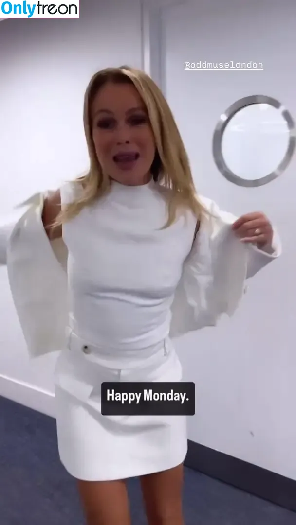 Amanda Holden nude photo #2290 (amanda_holden / noholdenback)