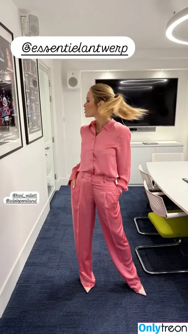 Amanda Holden nude photo #2326 (amanda_holden / noholdenback)