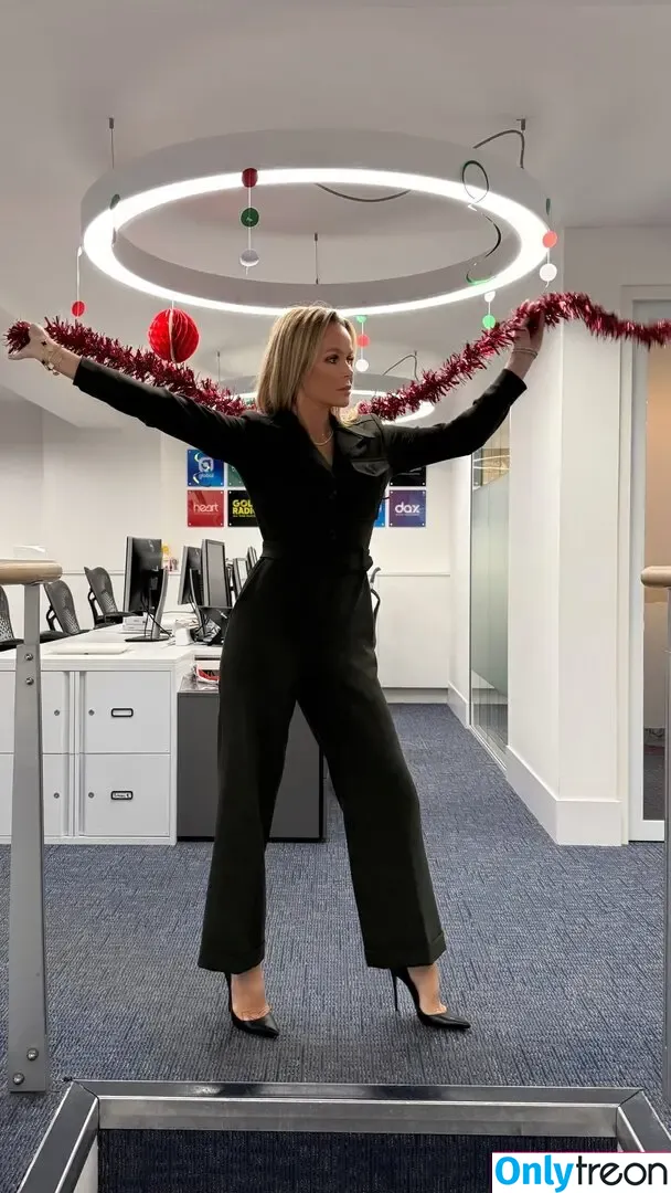 Amanda Holden nude photo #2390 (amanda_holden / noholdenback)