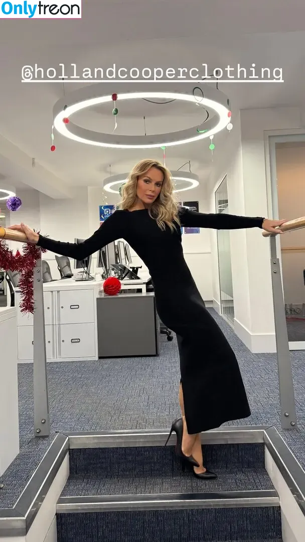 Amanda Holden nude photo #2401 (amanda_holden / noholdenback)