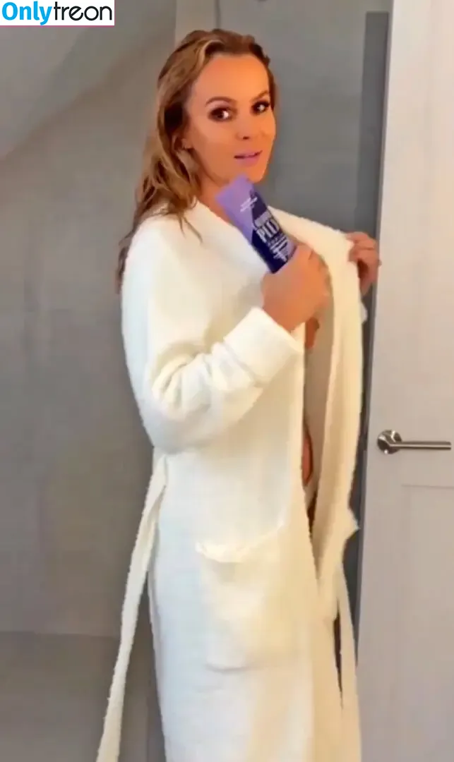 Amanda Holden nude photo #2524 (amanda_holden / noholdenback)