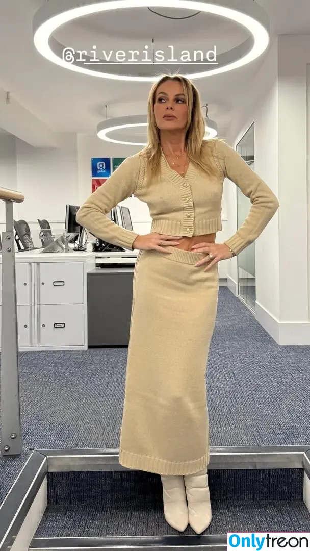 Amanda Holden nude photo #2609 (amanda_holden / noholdenback)