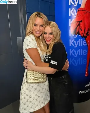 Amanda Holden / amanda_holden / noholdenback nude photo #3040