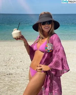 Amanda Holden / amanda_holden / noholdenback nude photo #3131