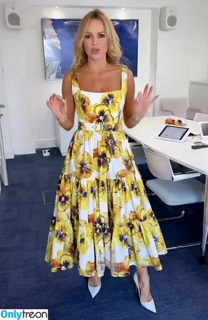 Amanda Holden / amanda_holden / noholdenback nude photo #3137