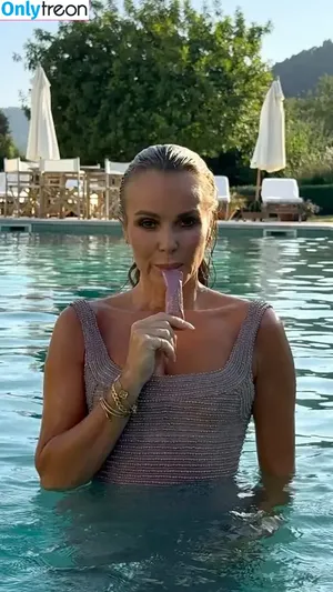 Amanda Holden / amanda_holden / noholdenback nude photo #3164