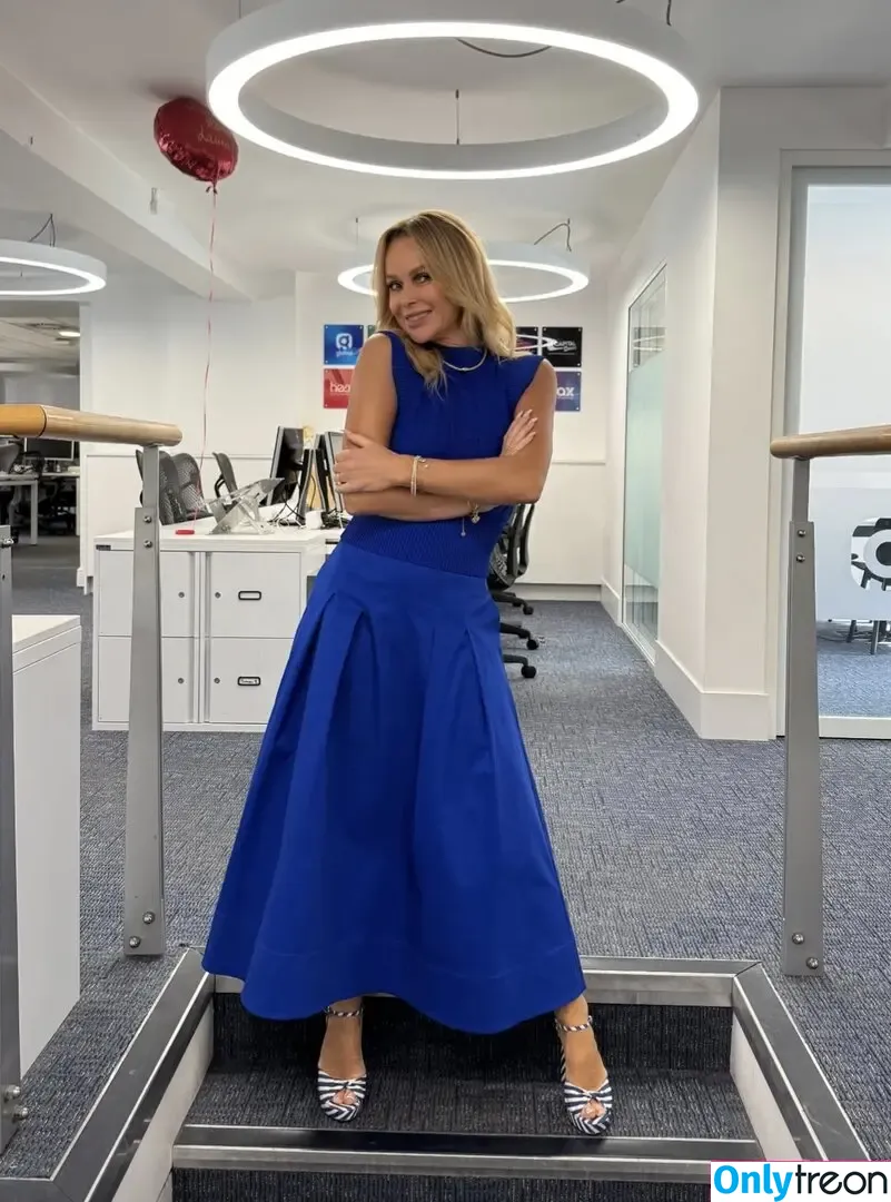 Amanda Holden nude photo #3105 (amanda_holden / noholdenback)