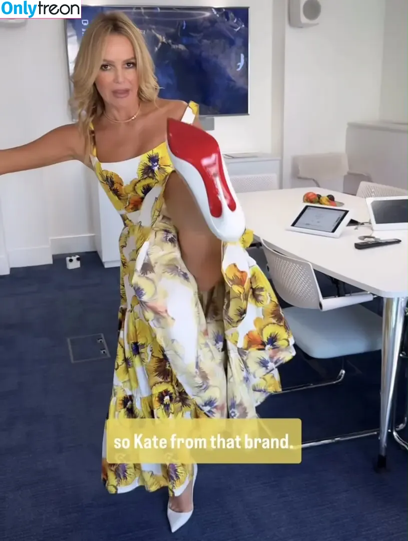 Amanda Holden nude photo #3142 (amanda_holden / noholdenback)