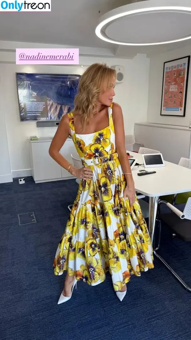 Amanda Holden nude photo #3146 (amanda_holden / noholdenback)