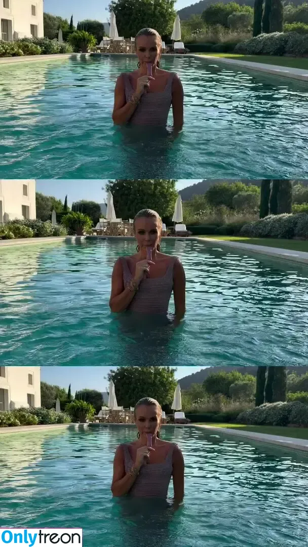 Amanda Holden nude photo #3165 (amanda_holden / noholdenback)