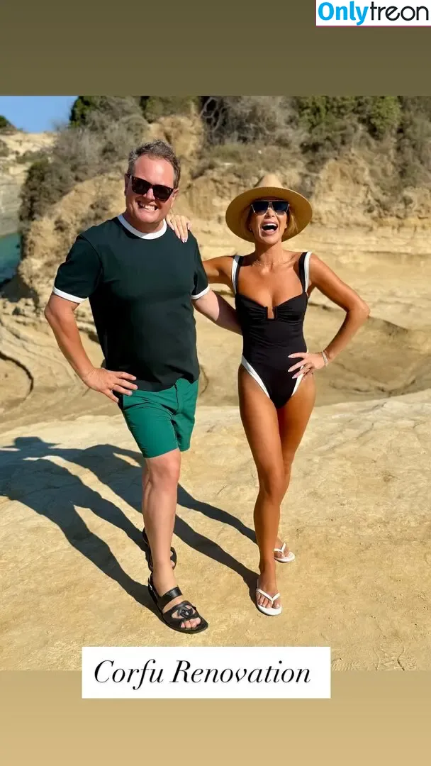 Amanda Holden nude photo #3174 (amanda_holden / noholdenback)