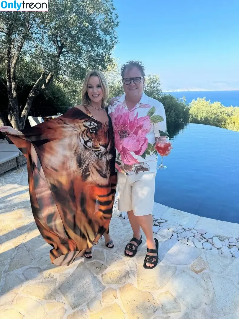 Amanda Holden nude photo #3278 (amanda_holden / noholdenback)