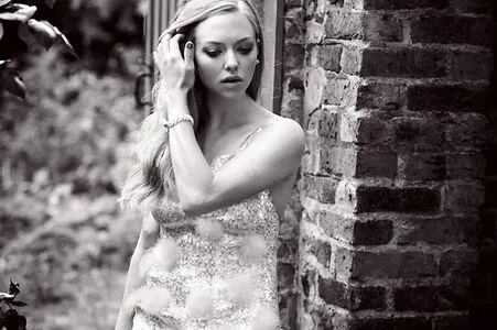 Amanda Seyfried / AmandaSeyfried / mingey nude photo #0061