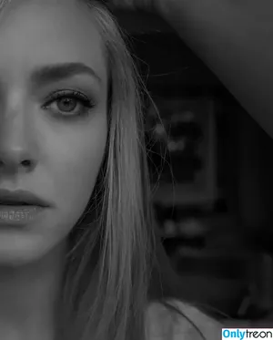 Amanda Seyfried / AmandaSeyfried / mingey nude photo #0782