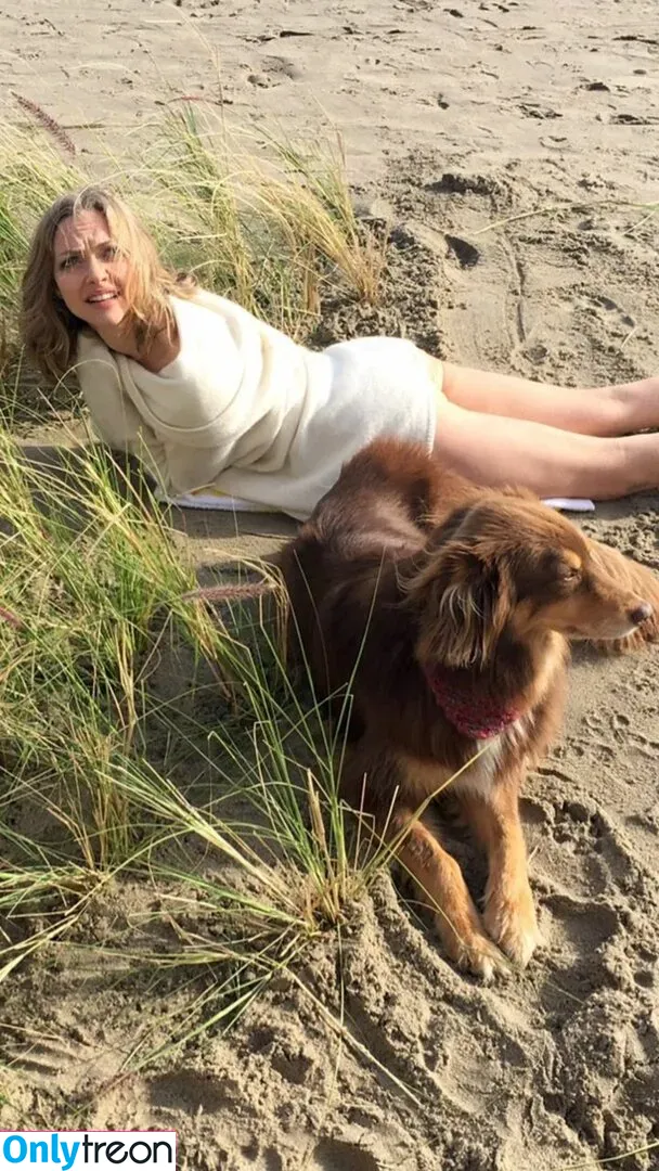 Amanda Seyfried nude photo #0001 (AmandaSeyfried / mingey)