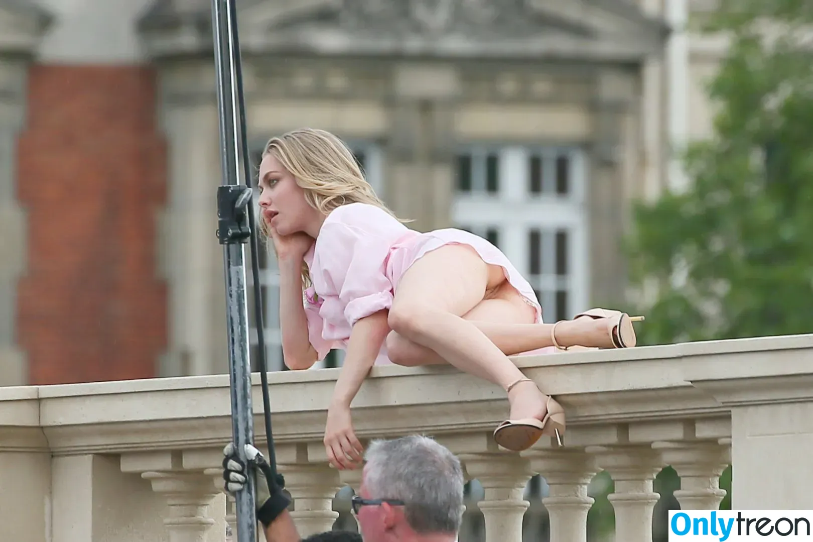 Amanda Seyfried nude photo #0005 (AmandaSeyfried / mingey)