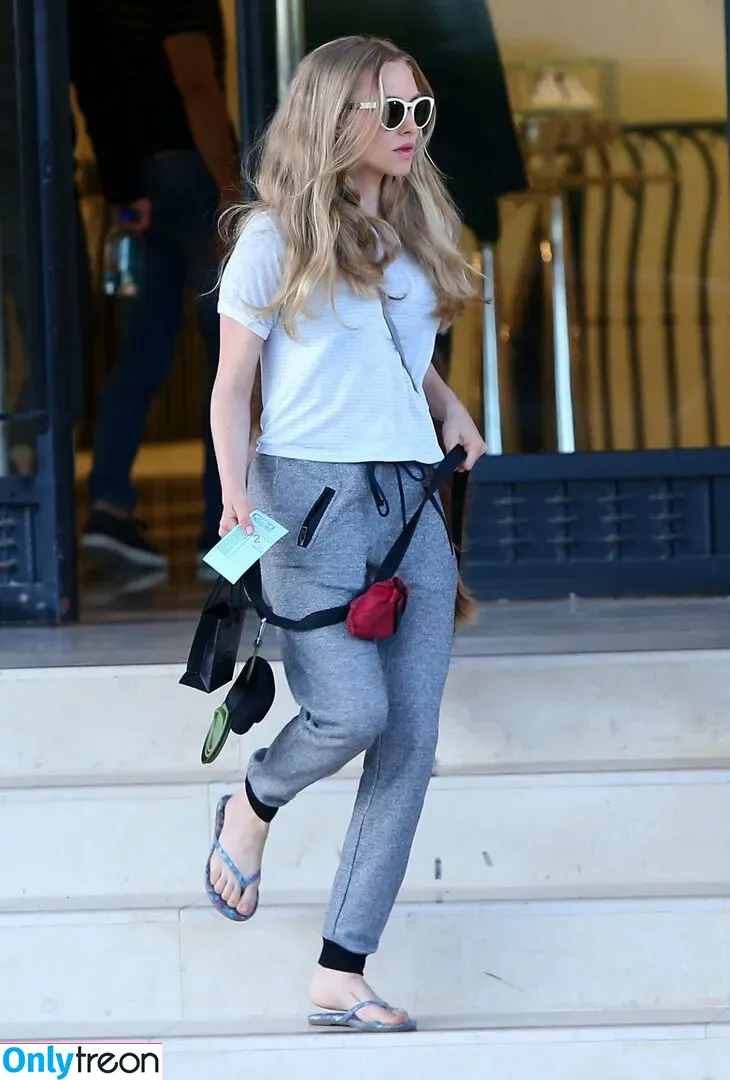 Amanda Seyfried nude photo #0014 (AmandaSeyfried / mingey)