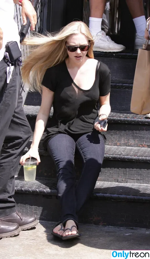 Amanda Seyfried nude photo #0018 (AmandaSeyfried / mingey)