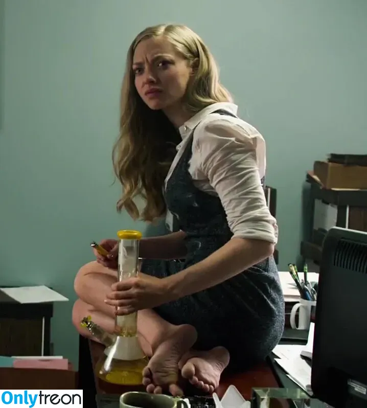 Amanda Seyfried nude photo #0041 (AmandaSeyfried / mingey)