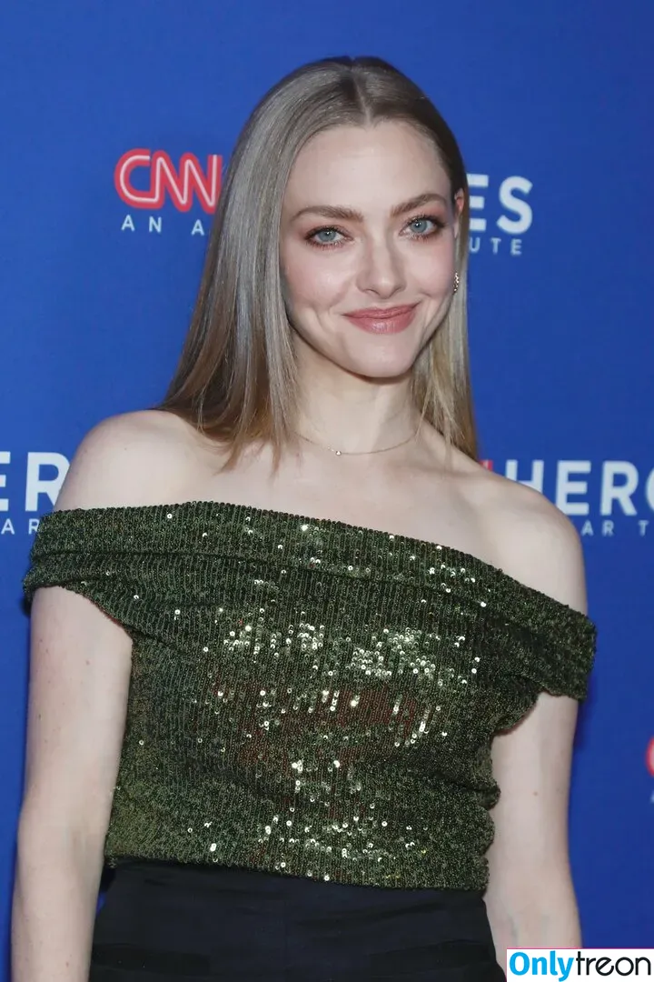 Amanda Seyfried nude photo #0081 (AmandaSeyfried / mingey)