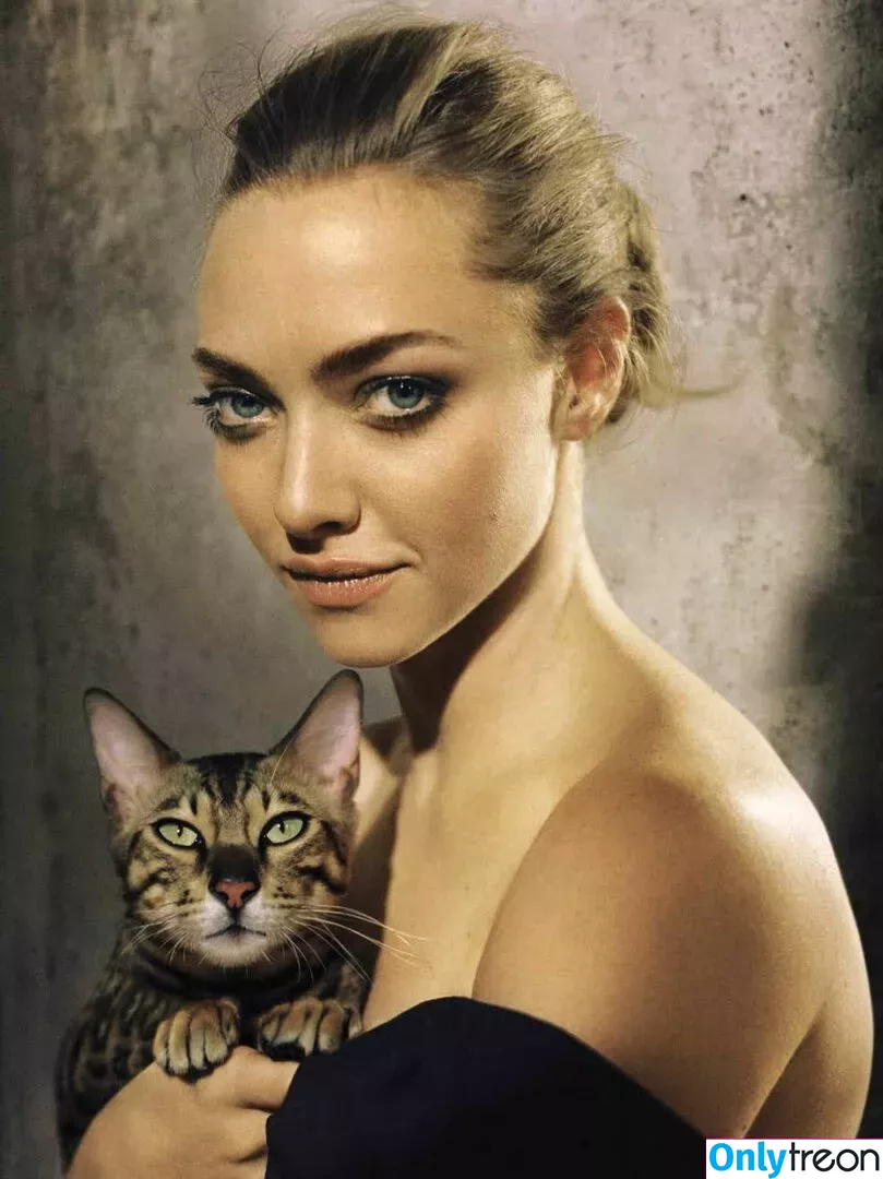 Amanda Seyfried nude photo #0157 (AmandaSeyfried / mingey)