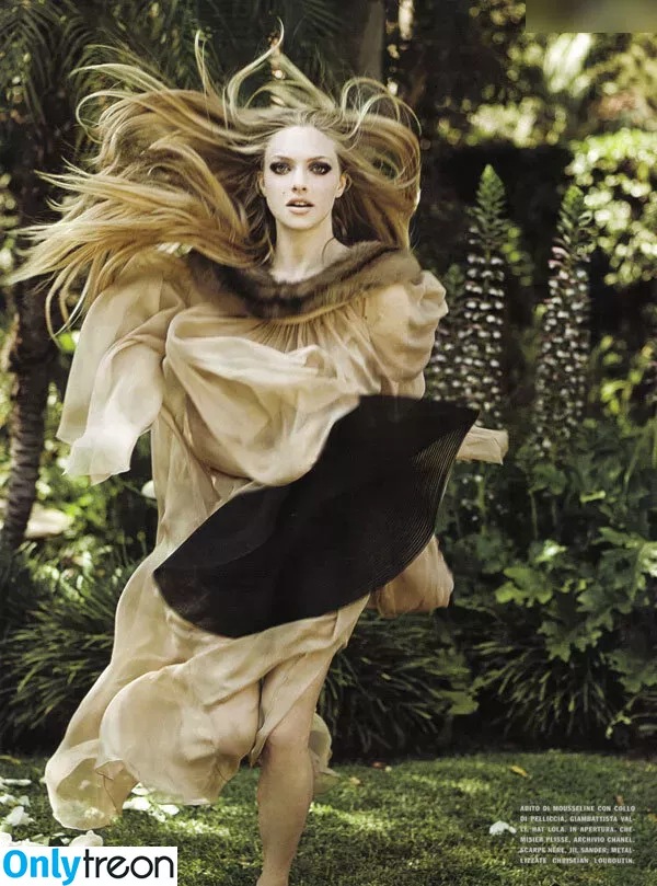 Amanda Seyfried nude photo #0339 (AmandaSeyfried / mingey)