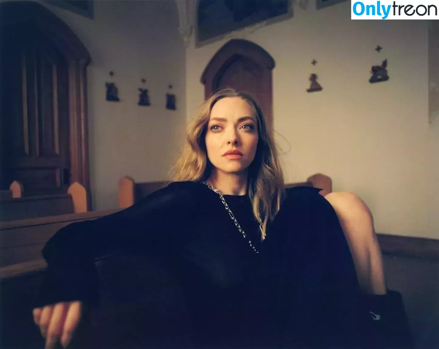 Amanda Seyfried nude photo #0354 (AmandaSeyfried / mingey)