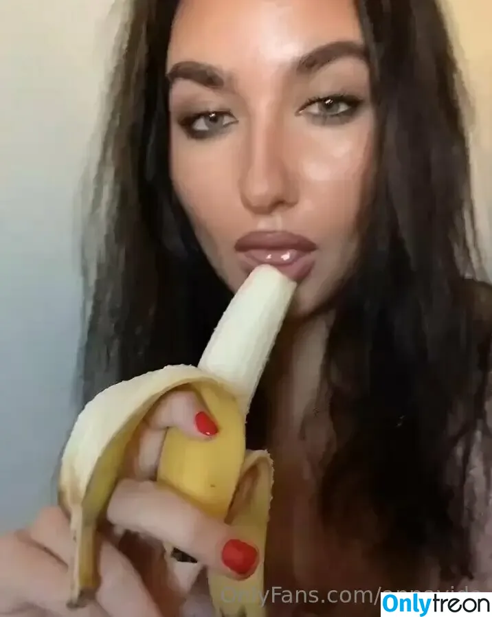 amandalacroix nude photo #0002 (amandalacroix93)