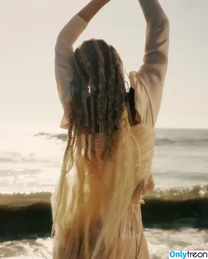 Amandla Stenberg / amandlastenberg nude photo #0137