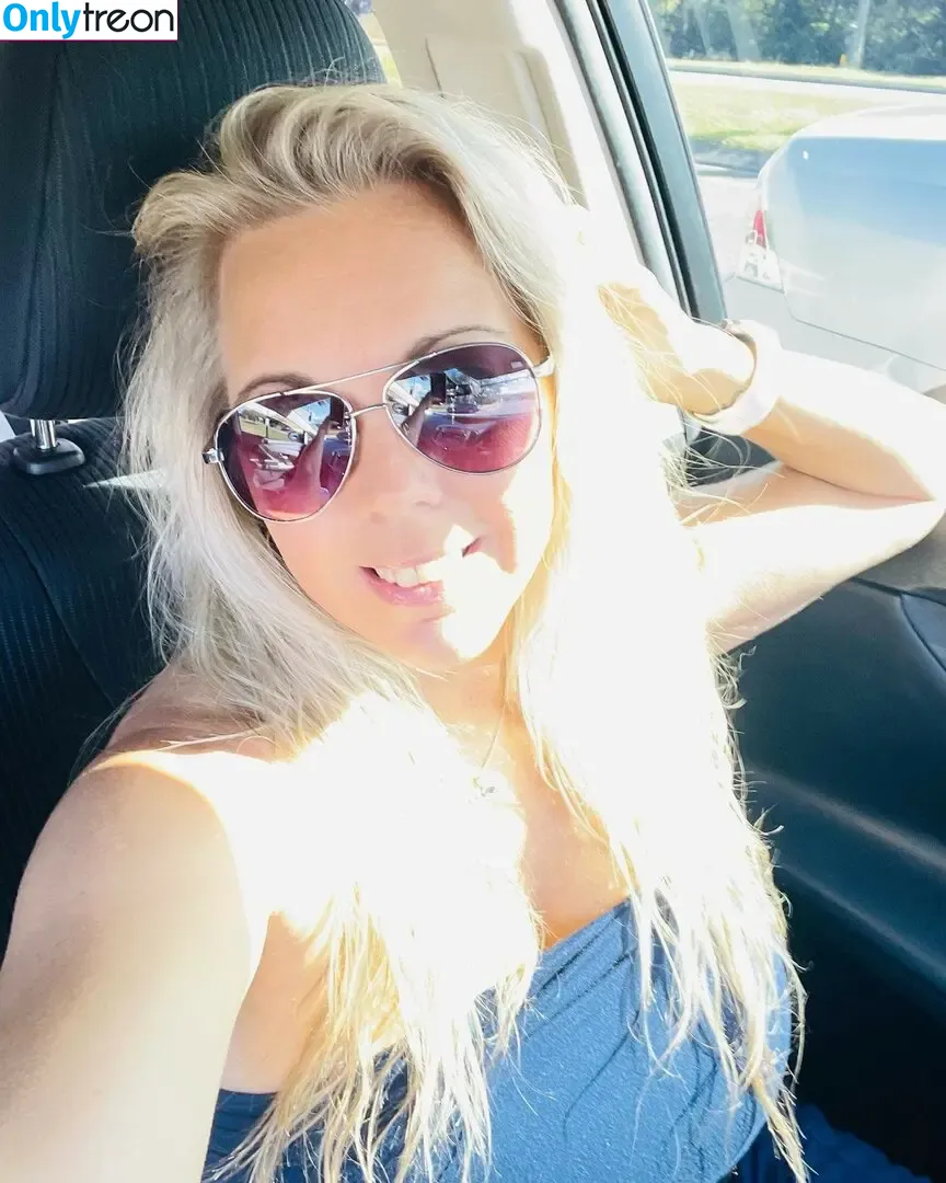 Amber Lynn Bach nude photo #0002 (amberbach_)