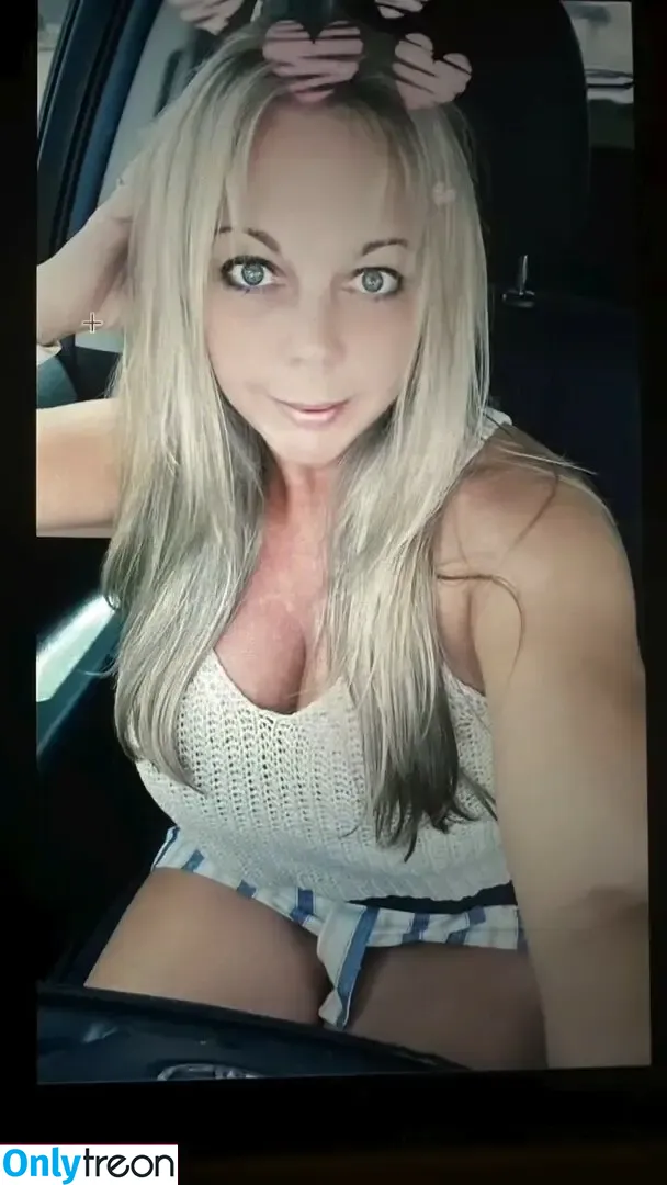 Amber Lynn Bach nude photo #0009 (amberbach_)