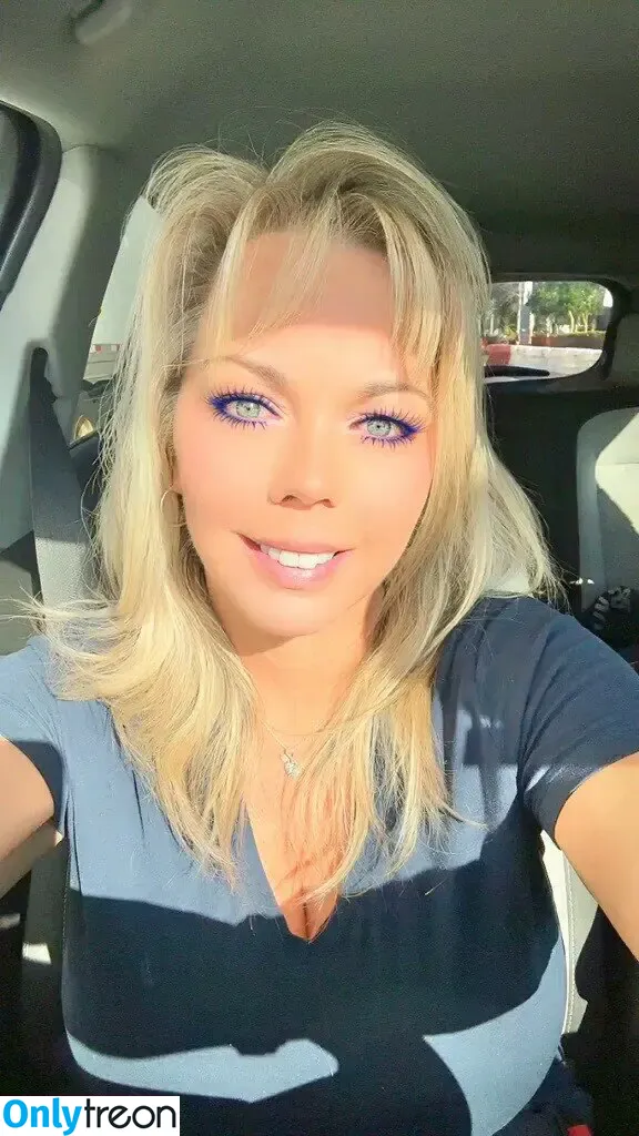 Amber Lynn Bach nude photo #0020 (amberbach_)