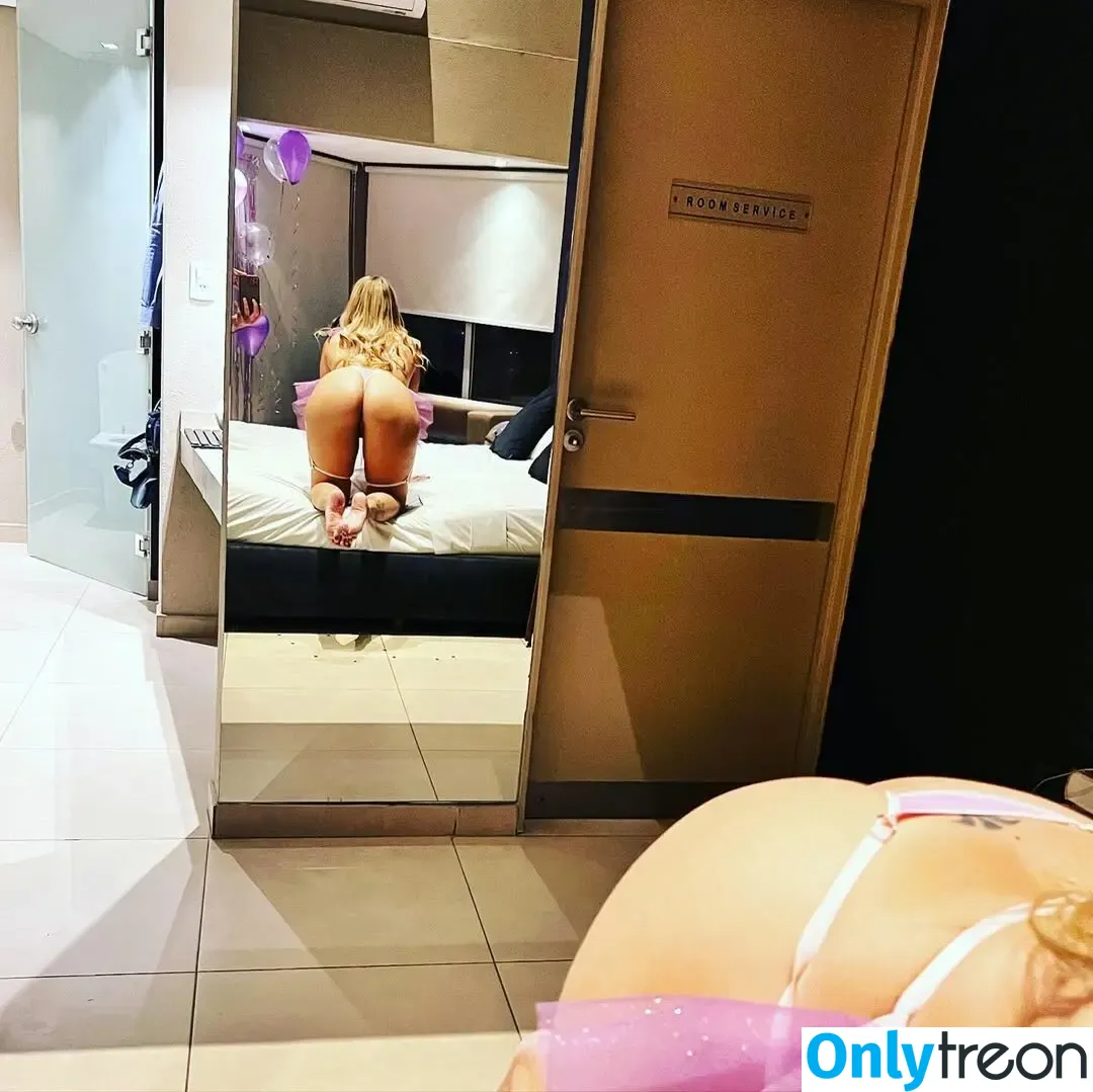 Amber Oliver nude photo #0019 (Amberook_of / ambervipok)
