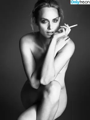 Amber Valletta / ambervalletta nude photo #0013