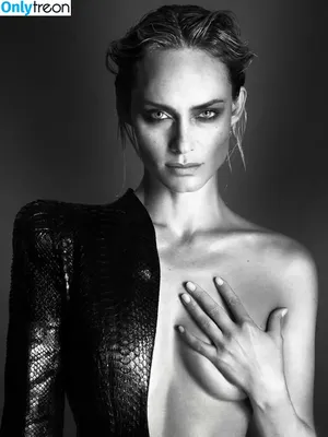 Amber Valletta / ambervalletta nude photo #0014