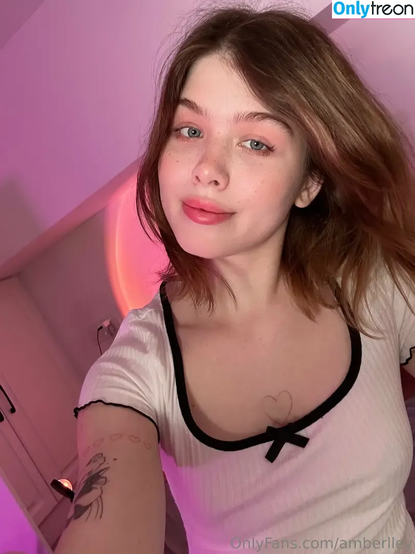 amberlley nude photo #0026 (amberlleyofficial)
