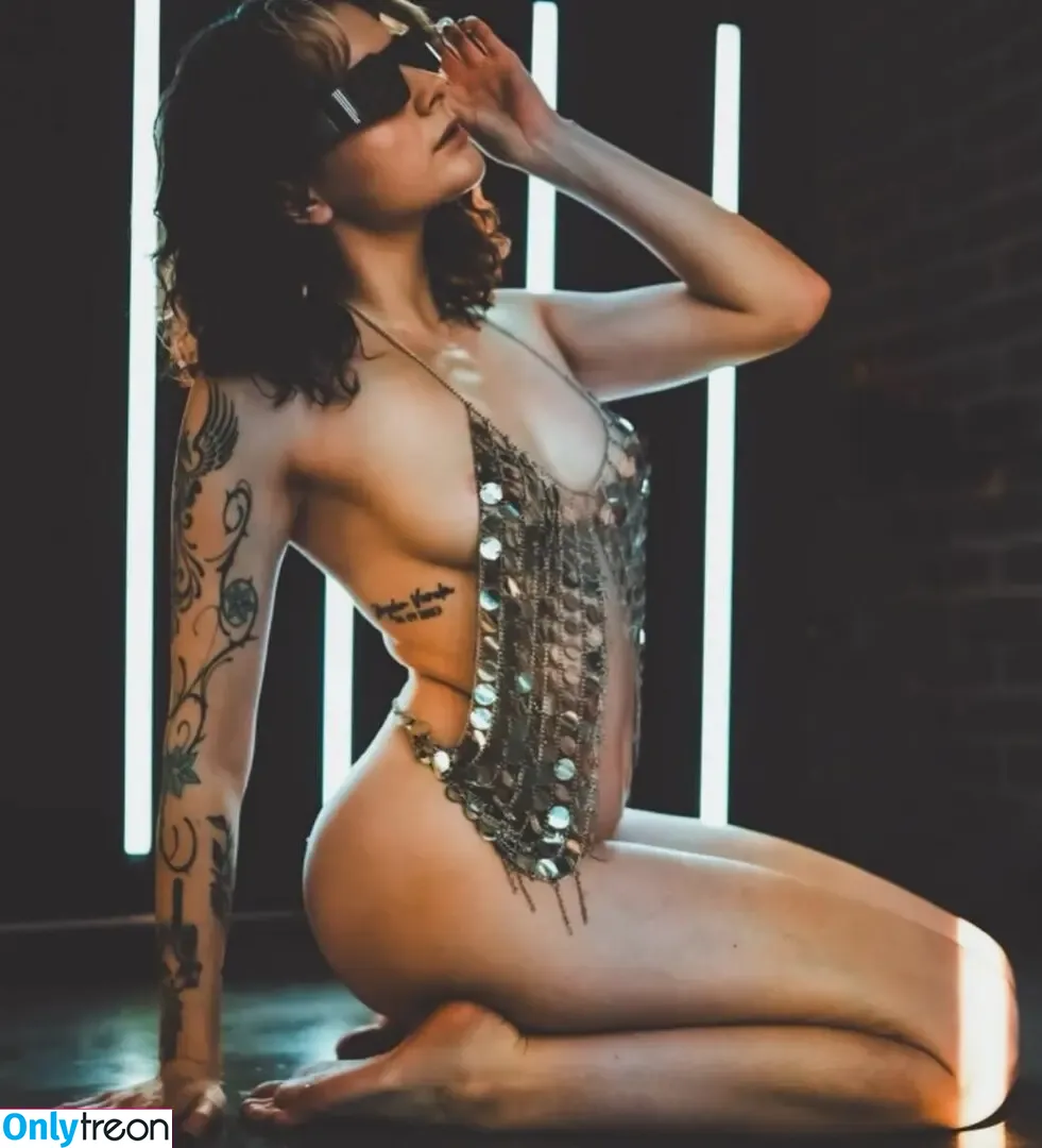 ambersexclusives nude photo #0002 (amberskyealcock / motomags17)