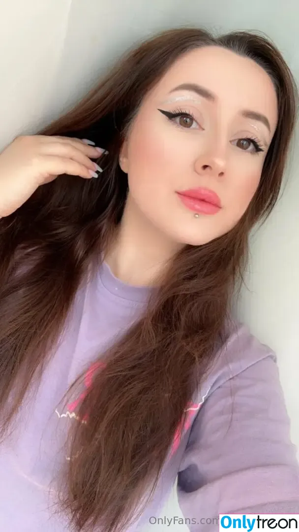 Ameli Kanari nude photo #0008 (EtherealKiss_ / ameli_kanari / ameliakanaris)
