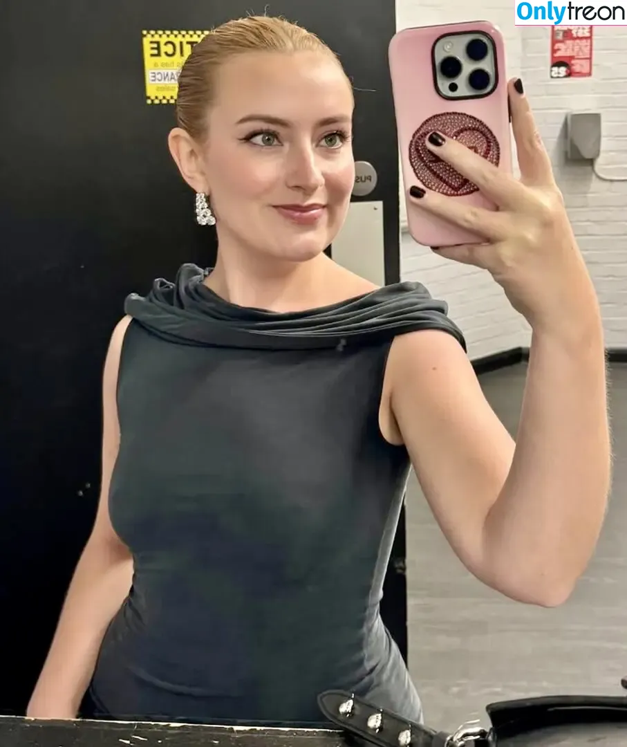 Amelia Dimoldenberg nude photo #0689 (ameliadimz / emilynudess)