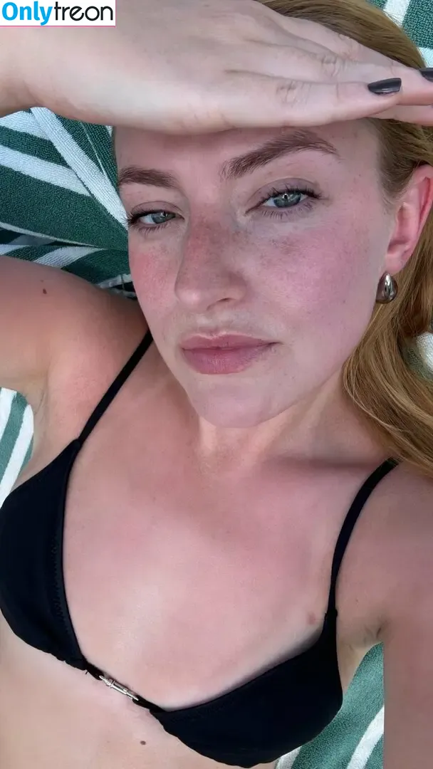 Amelia Dimoldenberg nude photo #0690 (ameliadimz / emilynudess)