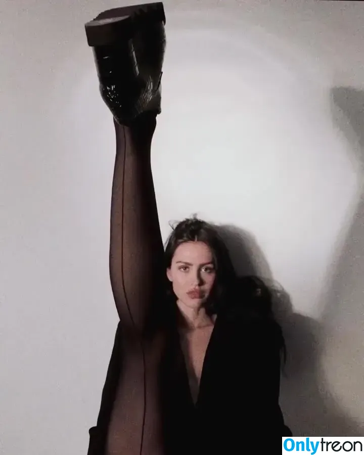 Amelia Gray Hamlin nude photo #0242 (ameliagray)
