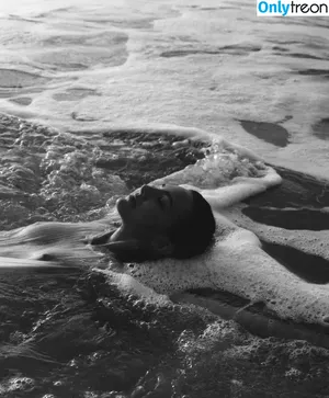 Amelia Zadro / ameliazadro nude photo #0025