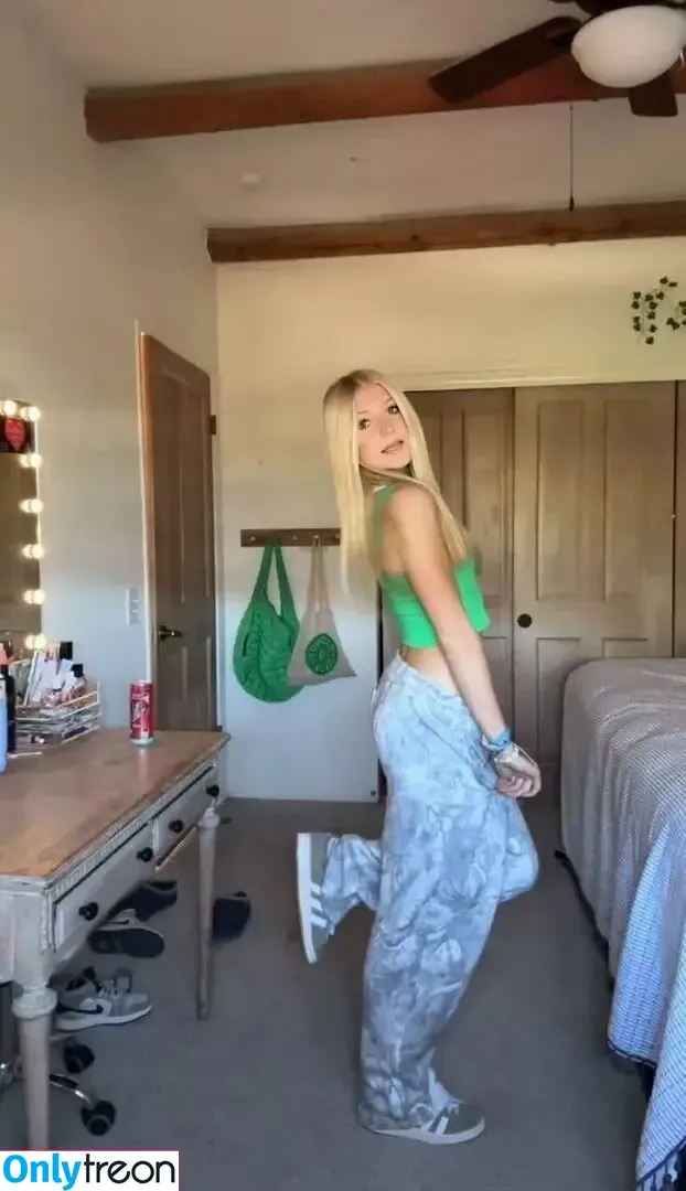 ameliacuty nude photo #0002 (ameliacuty)